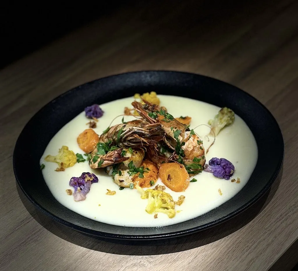 A Contre Sens_Ornex_slider_image_3