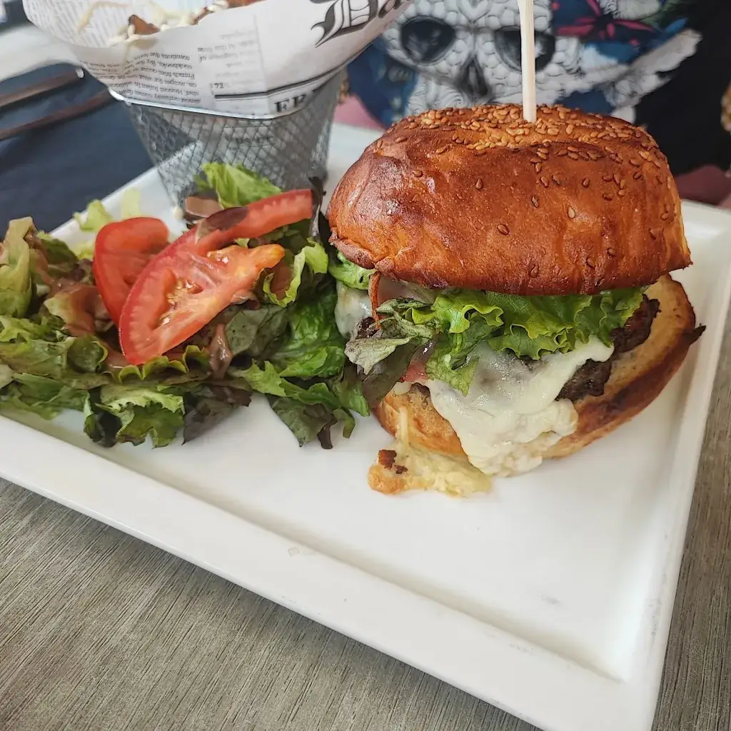 Alexandre DOUAY_Brasserie LM_Sarrola-Carcopino_review