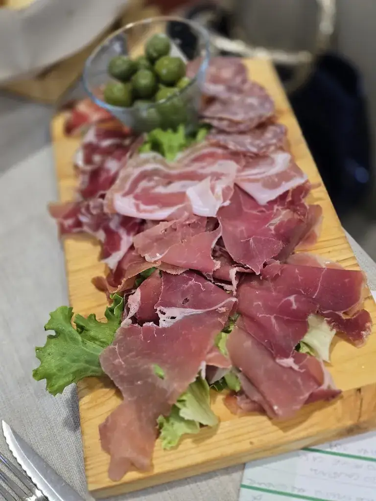 Fiorenzo Ungini_Ristorante Pizzeria De'Genaar_Italy_review