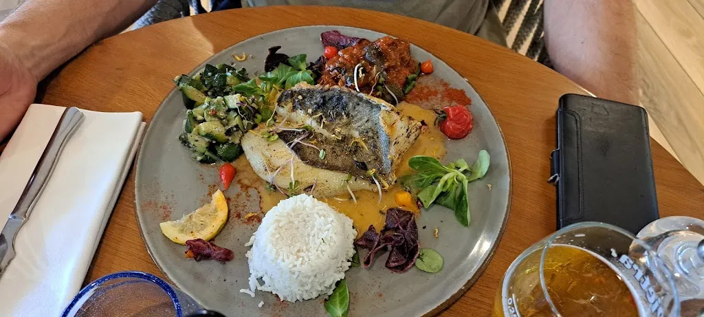 Costas Pom_Restaurant L'Olivier_Saint-Florent_review