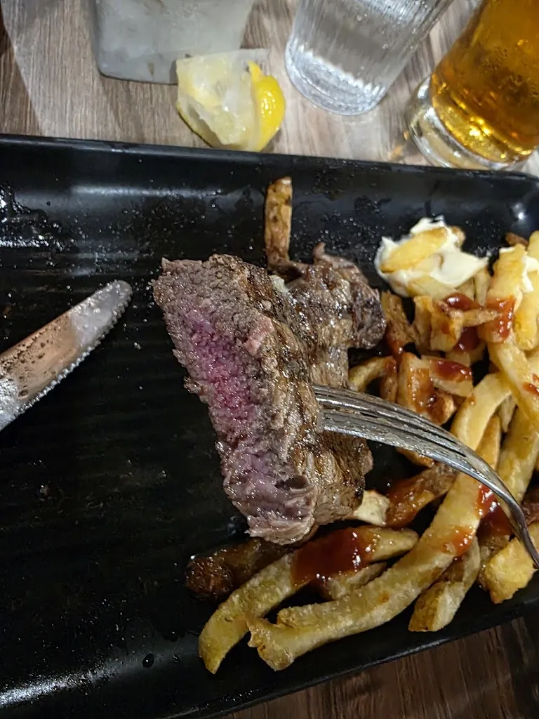 Mihael Gibson_L' Altezza_Saint-Florent_review