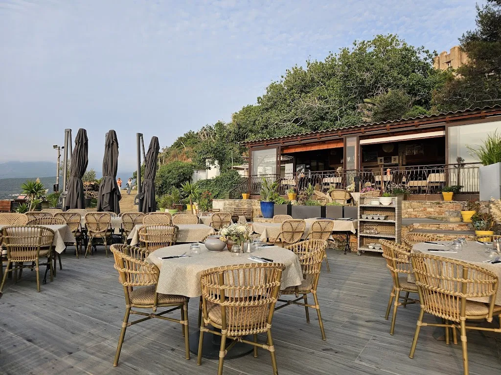 Paul Eros_La Crique_Saint-Florent_review