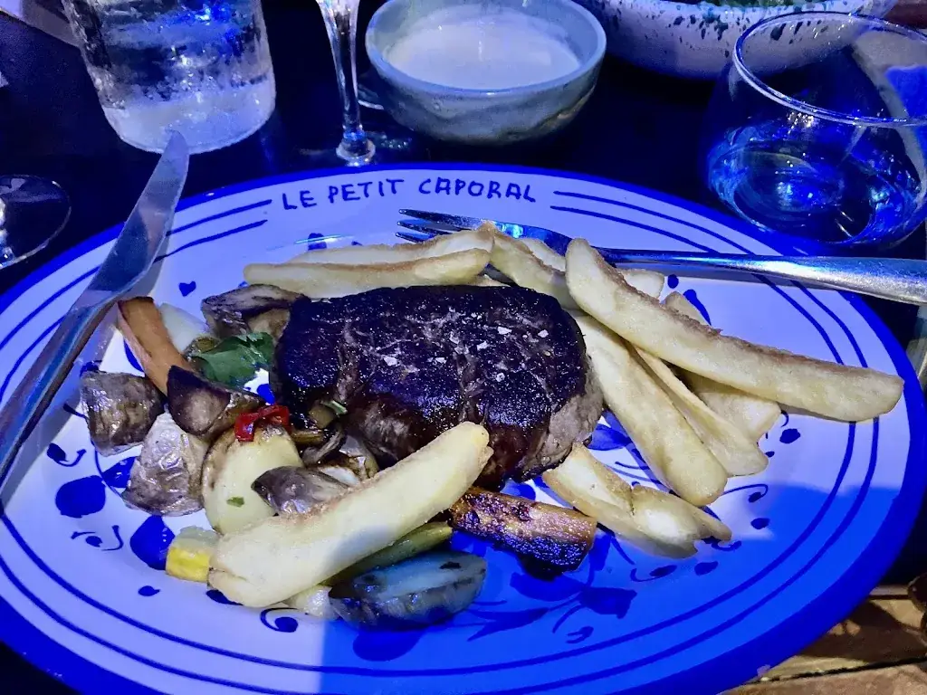 Chas Erickson_Le Petit Caporal_Saint-Florent_review