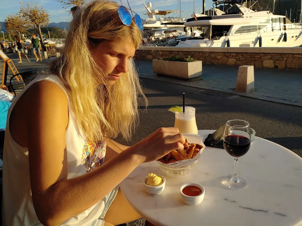 Honza Bím_b sisters_Saint-Florent_review