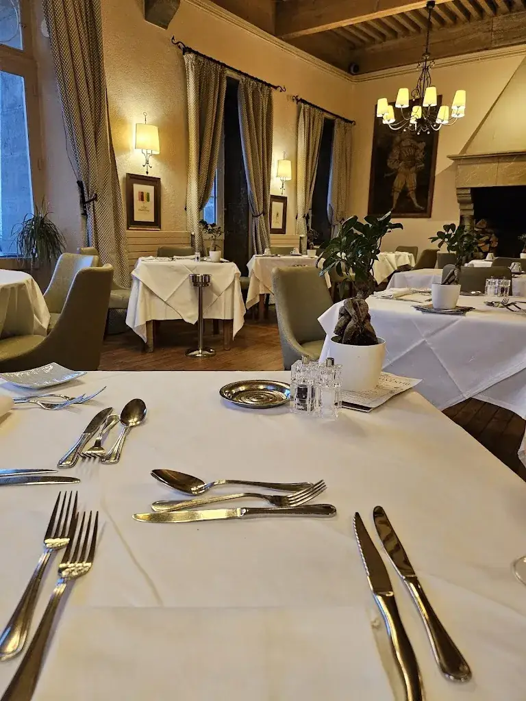 Halla J_Château des Comtes de Challes_Challes-les-Eaux_review