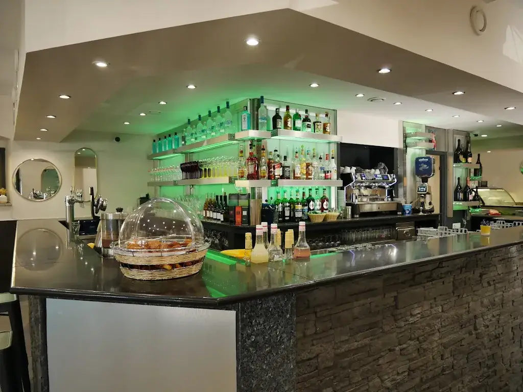 Bar Snacking L'Escale_Penta-di-Casinca_slider_image_3