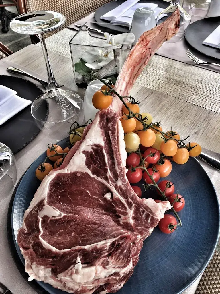 Restaurant La Cave bar à viandes_L'Île-Rousse_slider_image_3