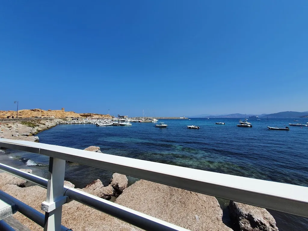 Paul Angus_Via Mare_L'Île-Rousse_review