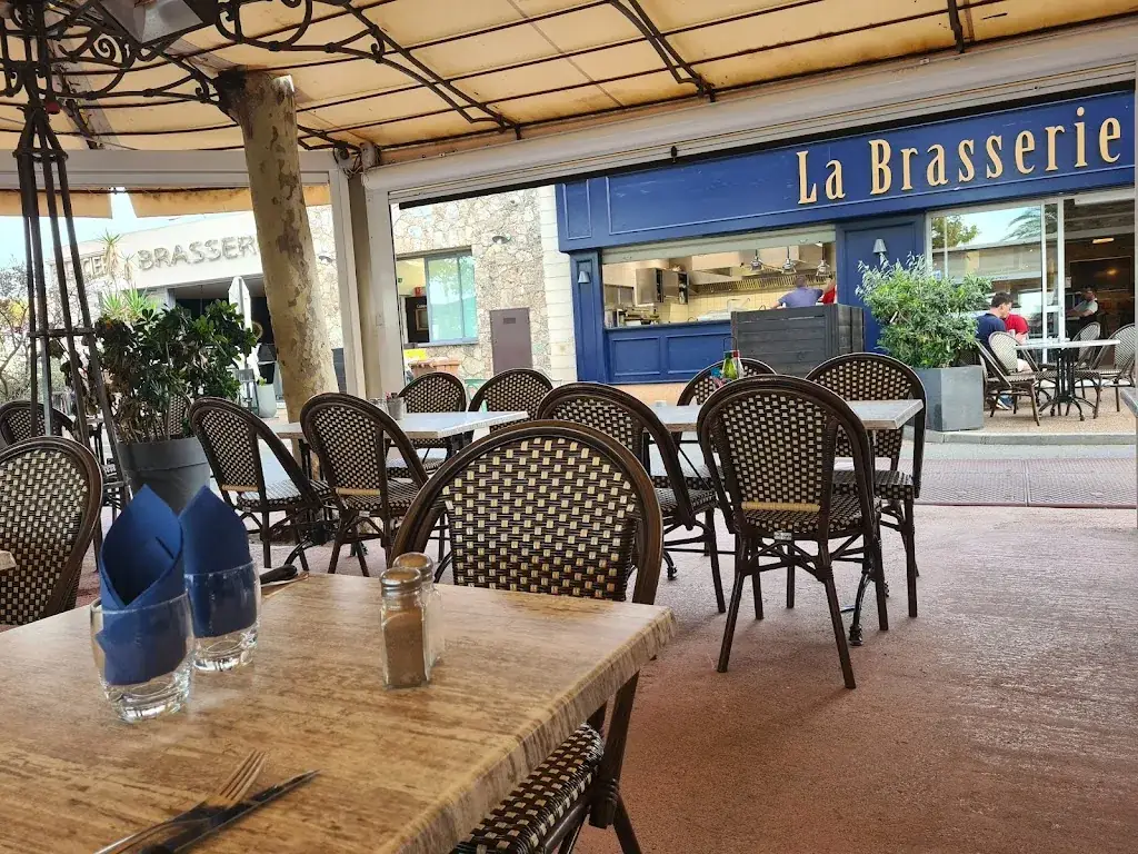 La Brasserie_L'Île-Rousse_slider_image_2