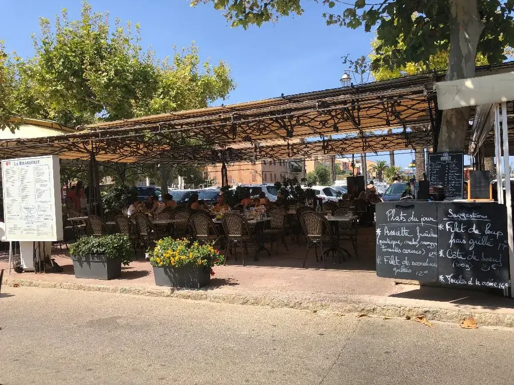 La Brasserie_L'Île-Rousse_slider_image_3