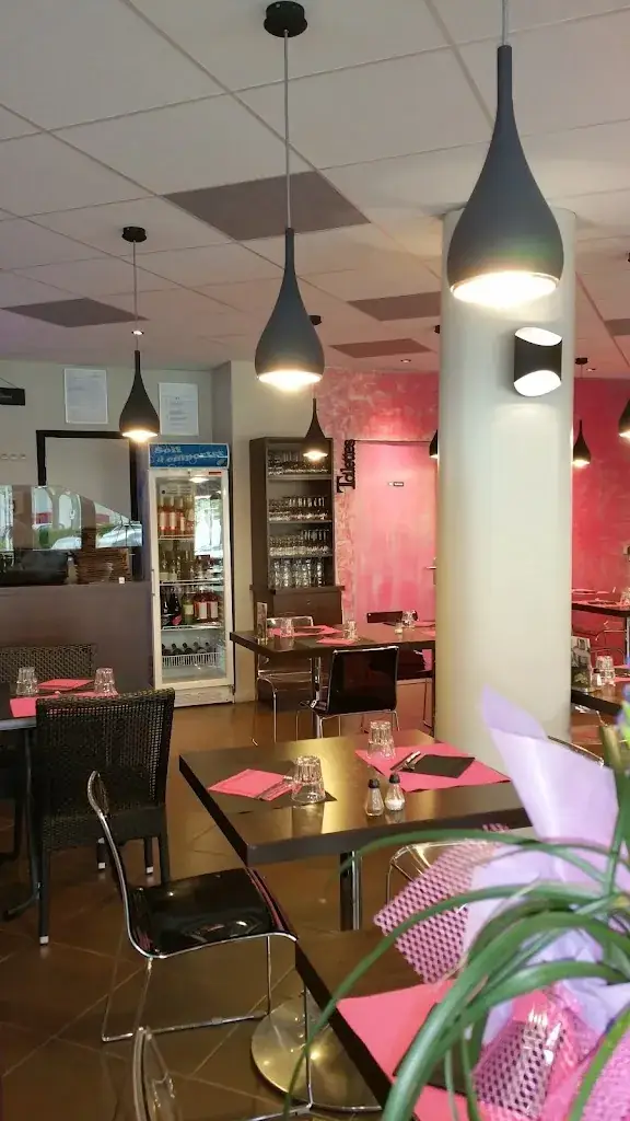 Le For You restaurant in Challes-les-Eaux