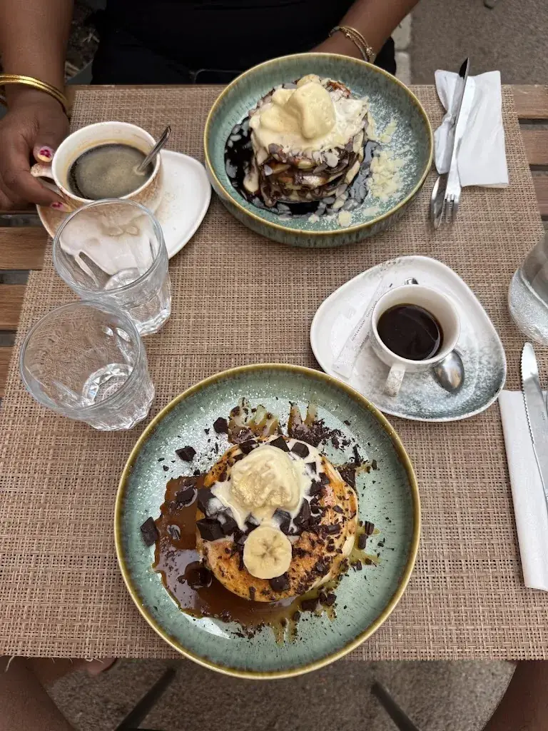 HL’ Brunch_L'Île-Rousse_slider_image_3