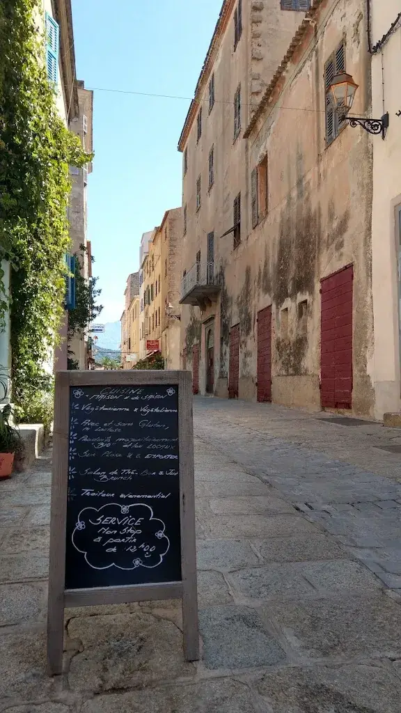 Peter Kuzma_Flagrant Délice_L'Île-Rousse_recensione