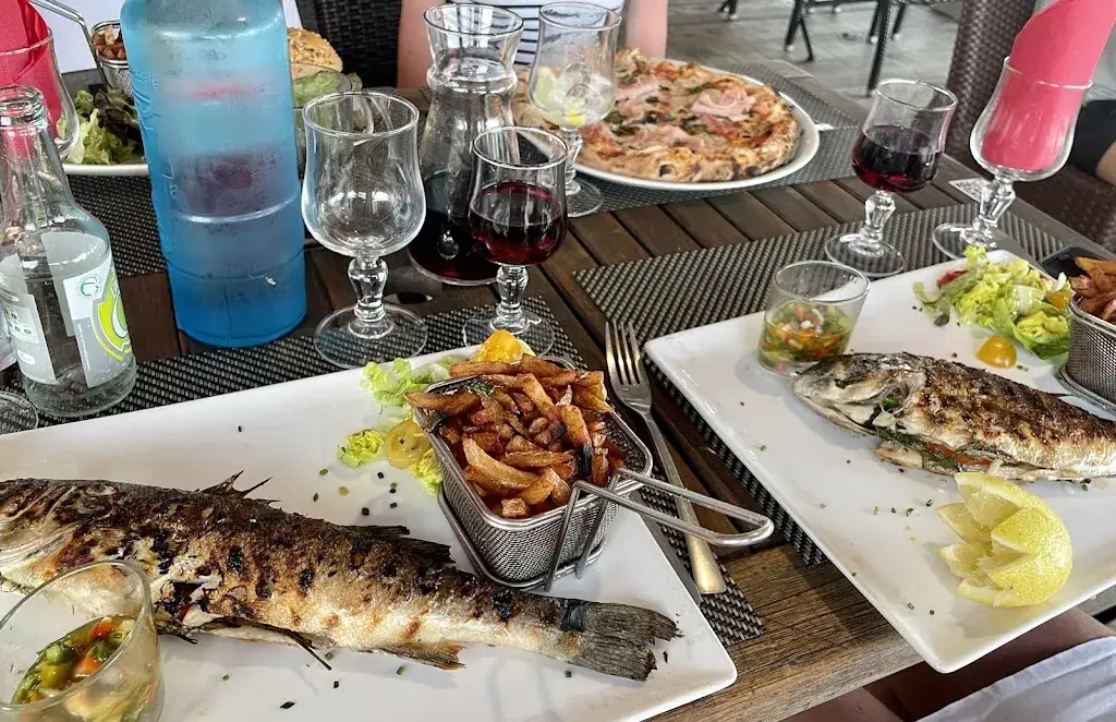 T W_La Voile Rouge_Solaro_review