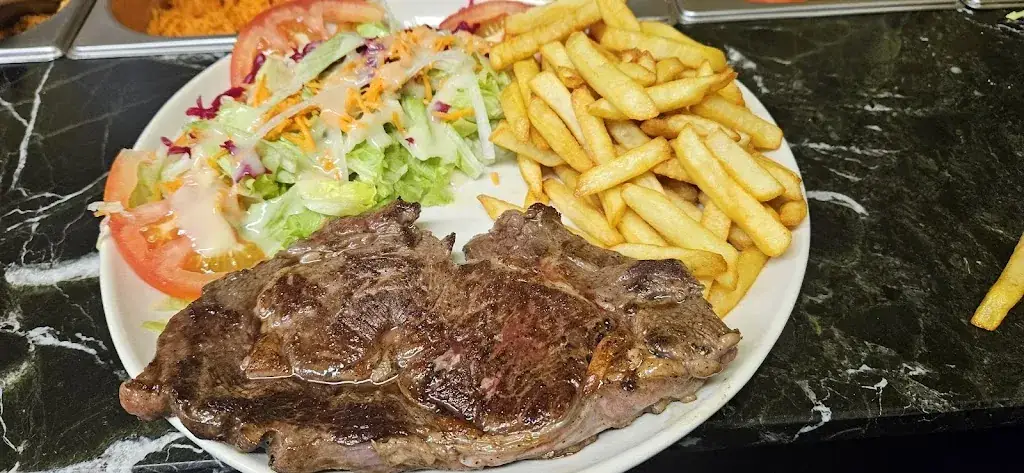 Le Palace _Aix-Villemaur-Pâlis_slider_image_3