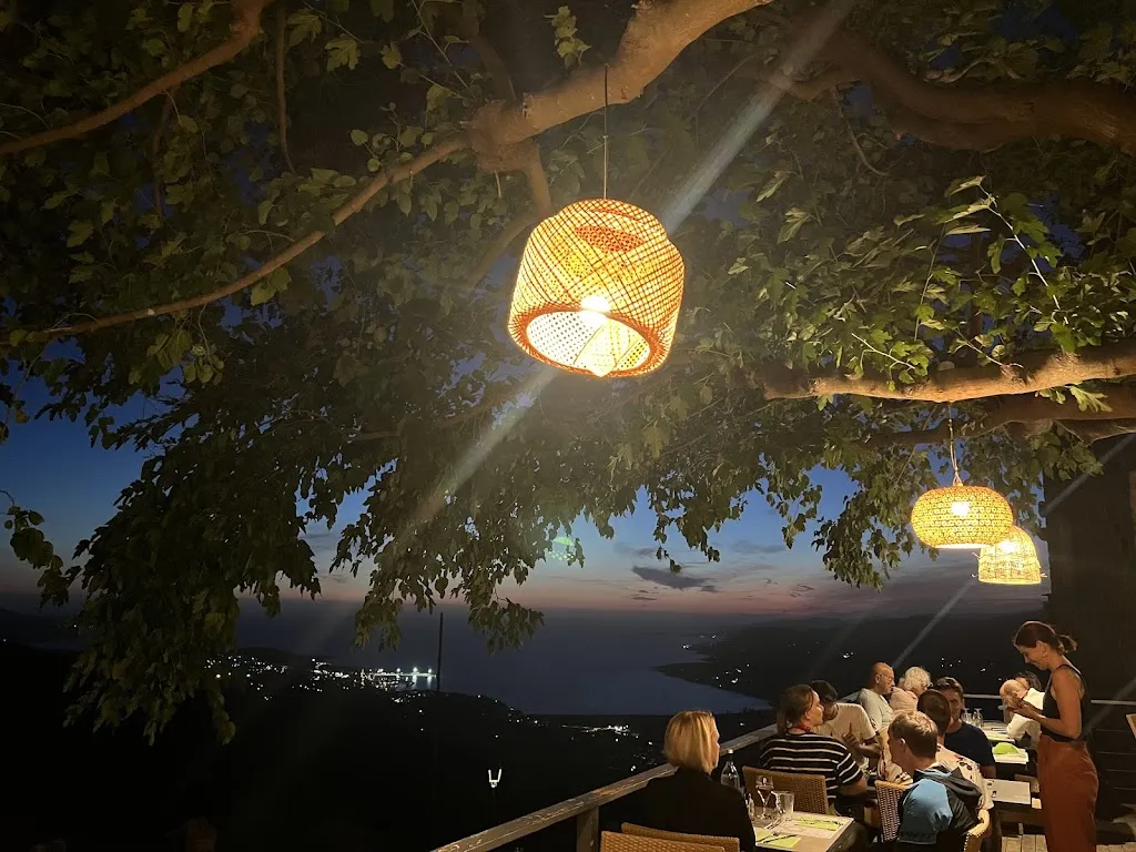 Julia Kolomentseva_Chez Charlot_Viggianello_review