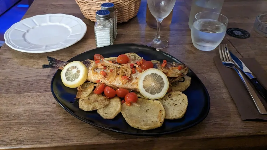 Érdna Ldierk_La bodega_Propriano_review