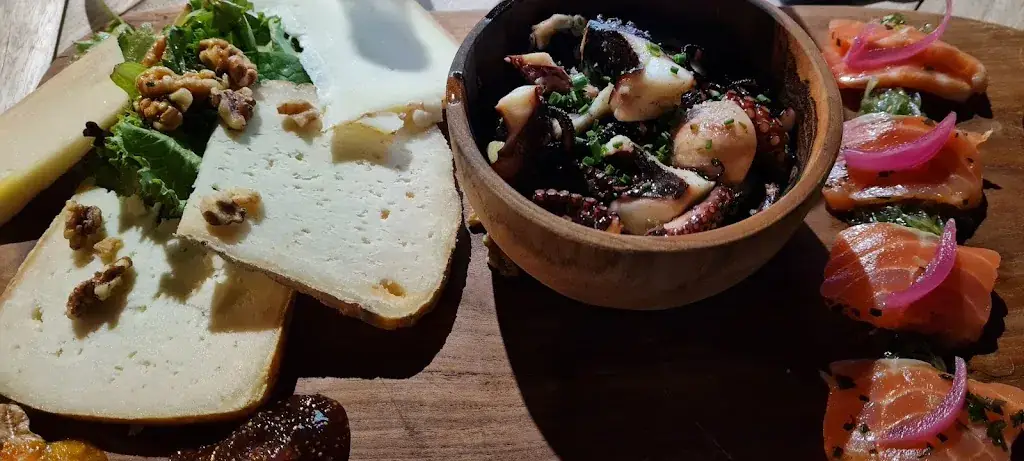 Kathy Regenhartz_L'Epica_Propriano_review