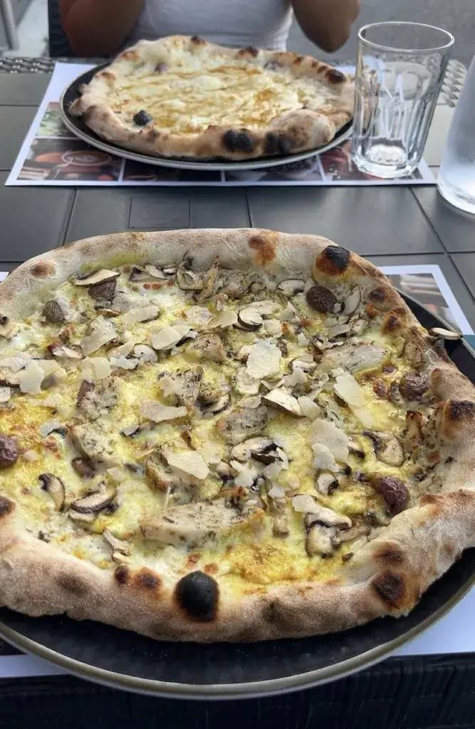 Inès_Mezu Mezu_Challes-les-Eaux_review