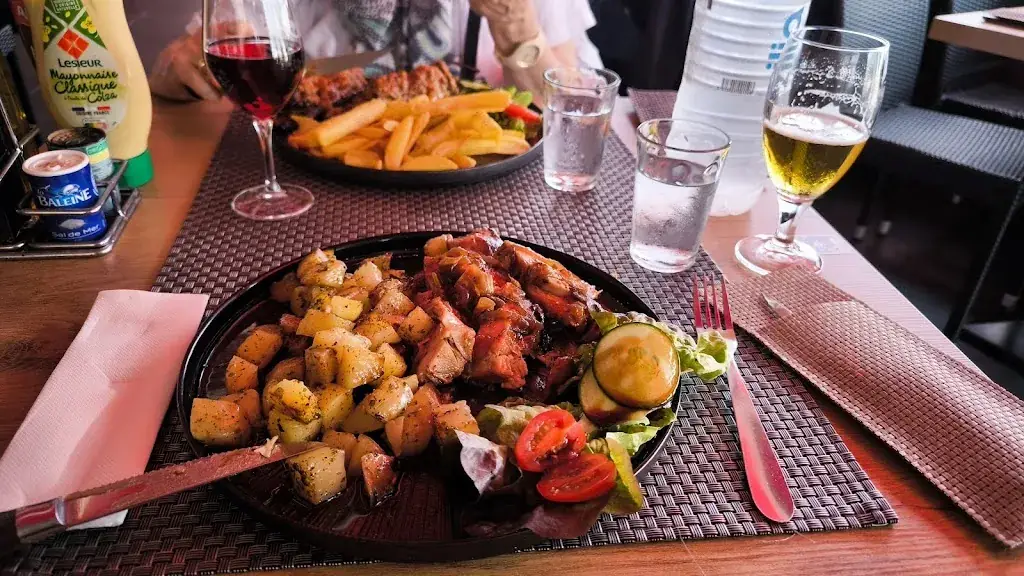 Newport&Snacking_Propriano_slider_image_2