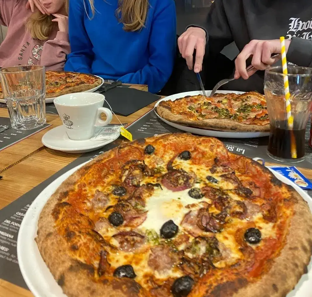 Menü_Pizzeria La Scuderia_Challes-les-Eaux_Bild_7