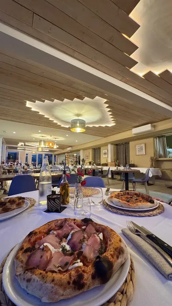 Laura prt_Restaurant LA BAIE DE PINARELLO_Zonza_review