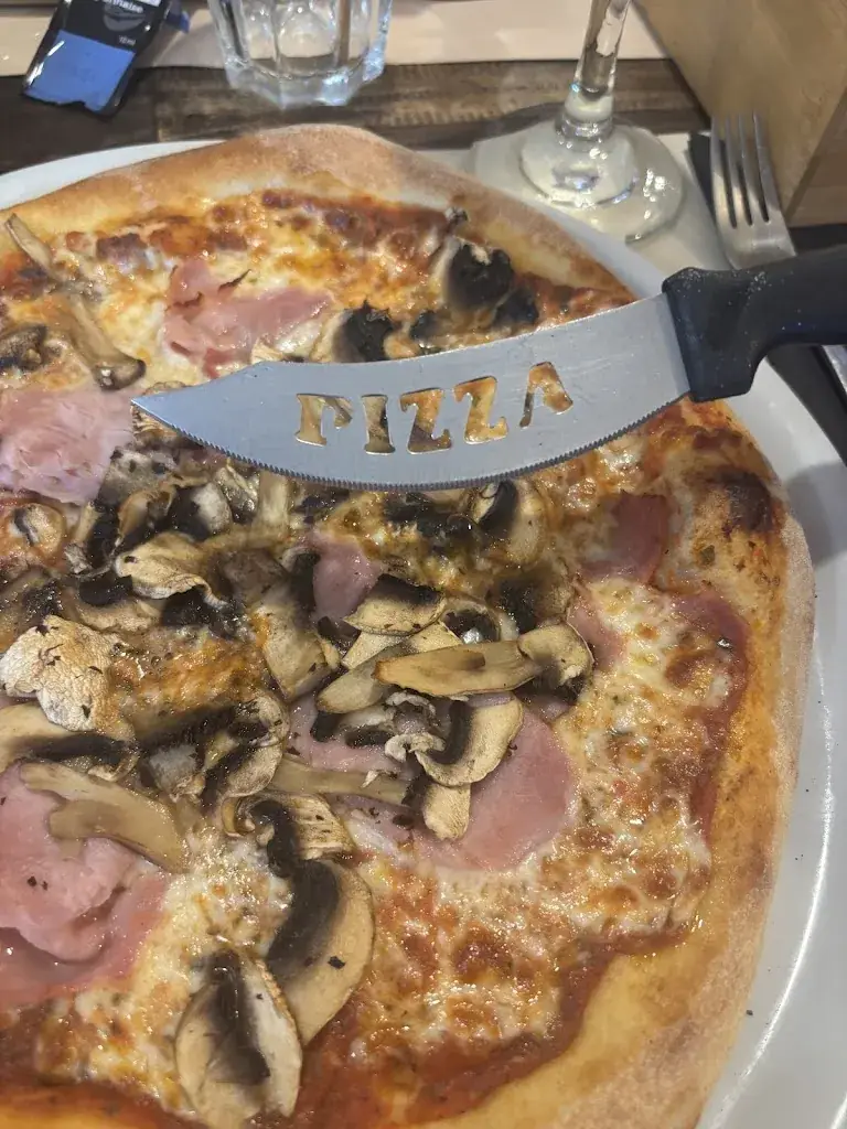 Larisa Kovšare_Chez papou_Sari-Solenzara_review