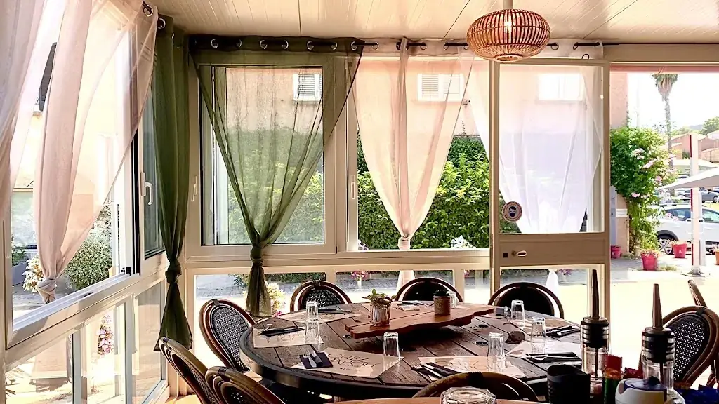 Chez papou_Sari-Solenzara_slider_image_2