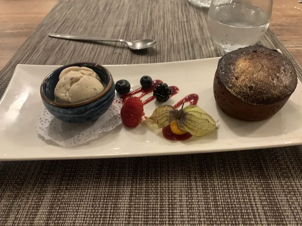 Douae Mrabet_L'Annexe_Sari-Solenzara_review