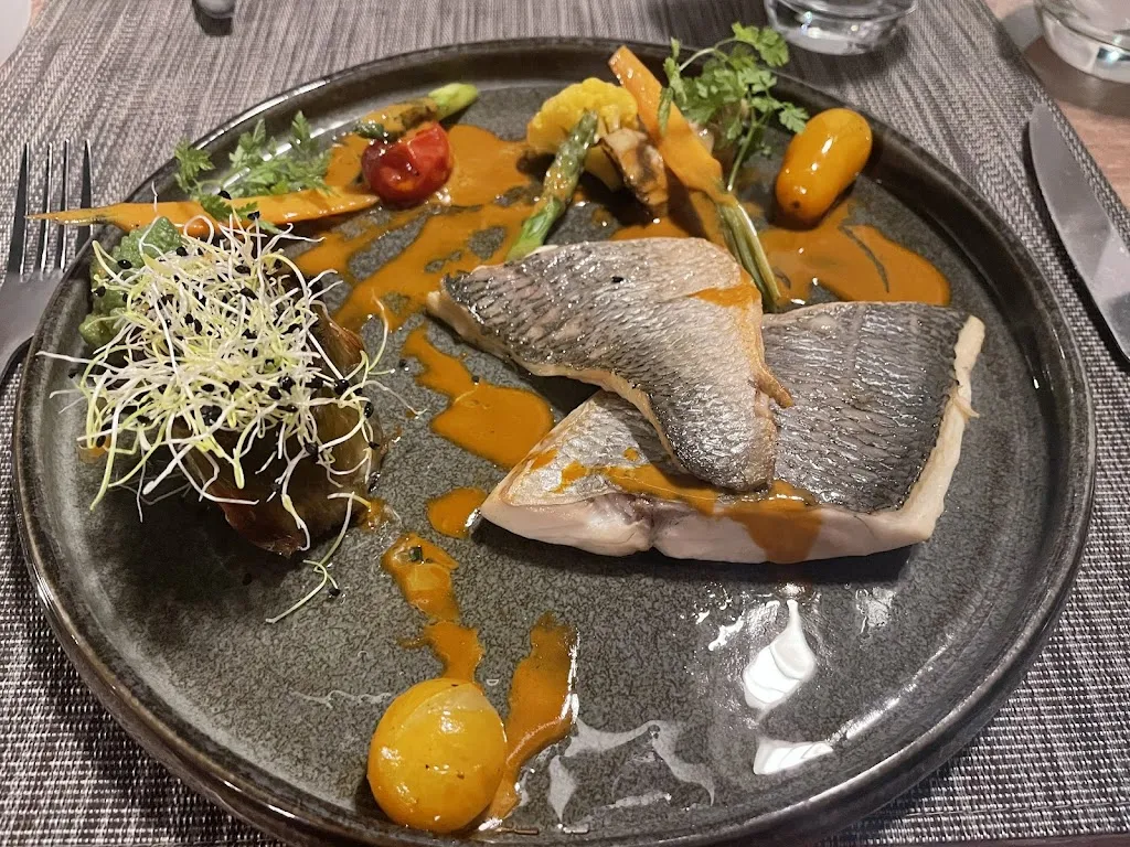 Güliz Coşan_L'Annexe_Sari-Solenzara_review