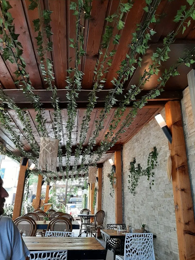 Annerie van as_Restaurant Hôtel Les 3 Terrasses_Sari-Solenzara_review