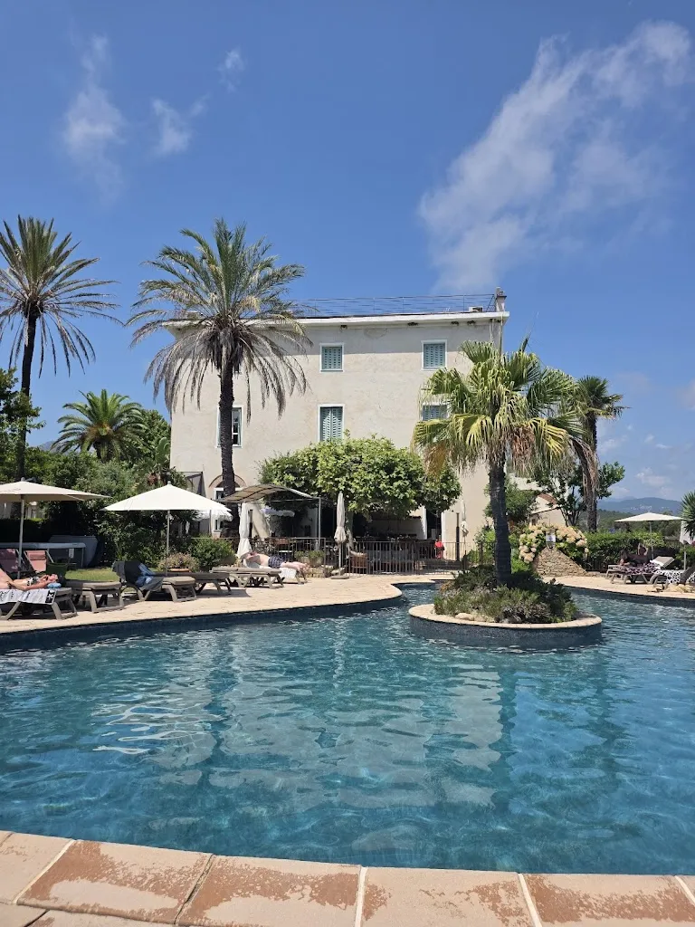 Julia Plumb_La solenzara Hôtel résidence_Sari-Solenzara_review