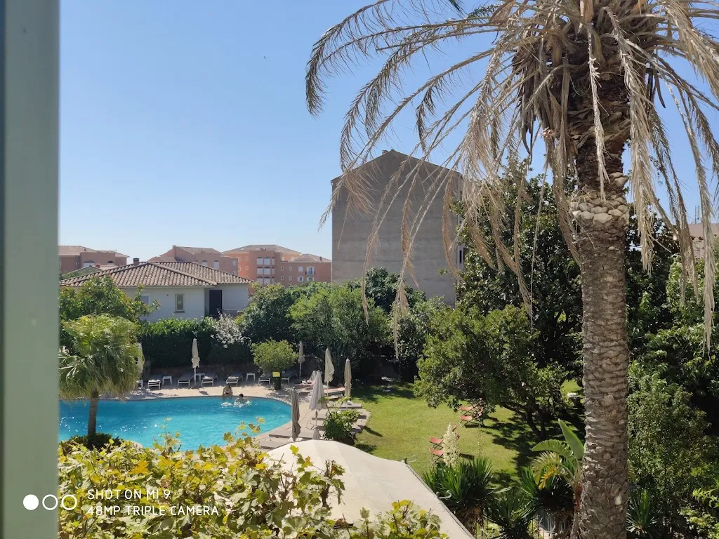 Theo Dora_La solenzara Hôtel résidence_Sari-Solenzara_review