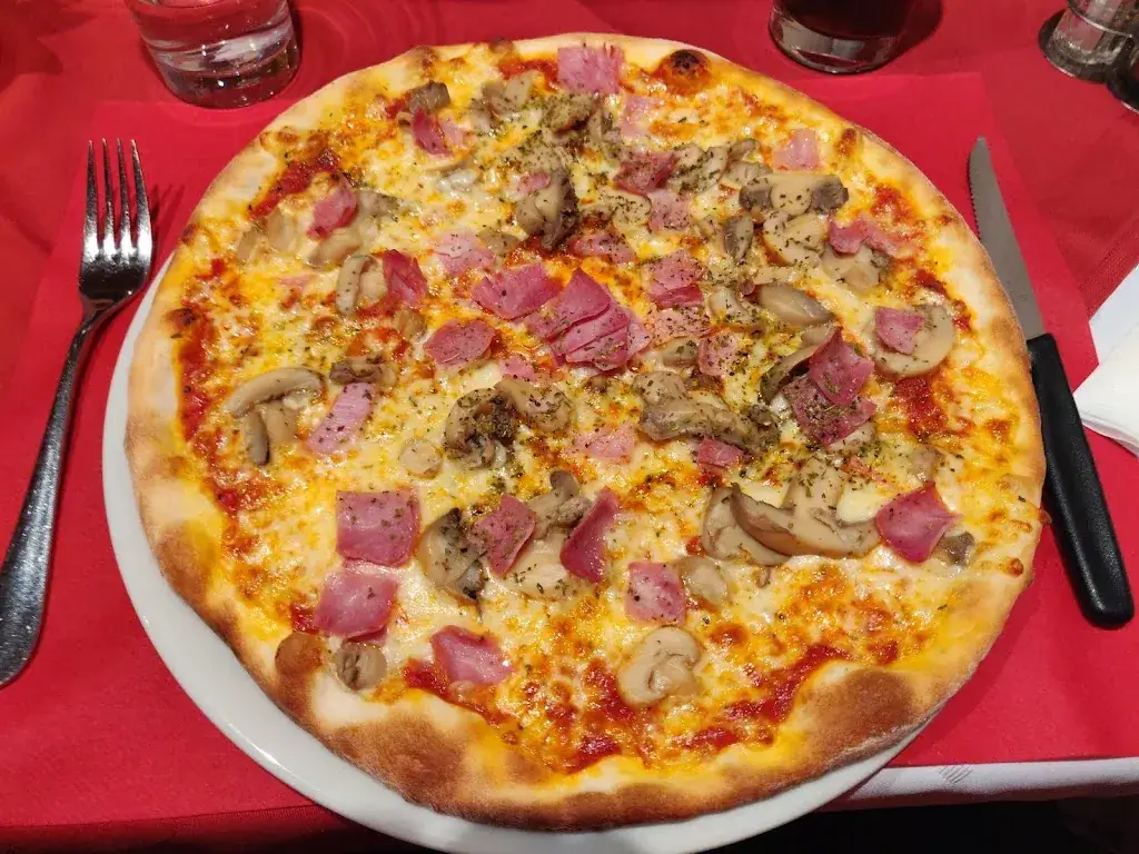 Restaurant & Pizzeria Weidli Arch_Arch_slider_image_2