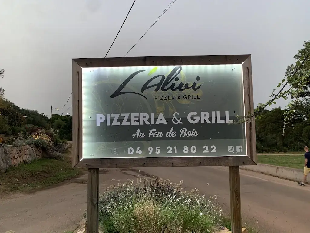 Carlo Lisa_L'alivi_Porto-Vecchio_review