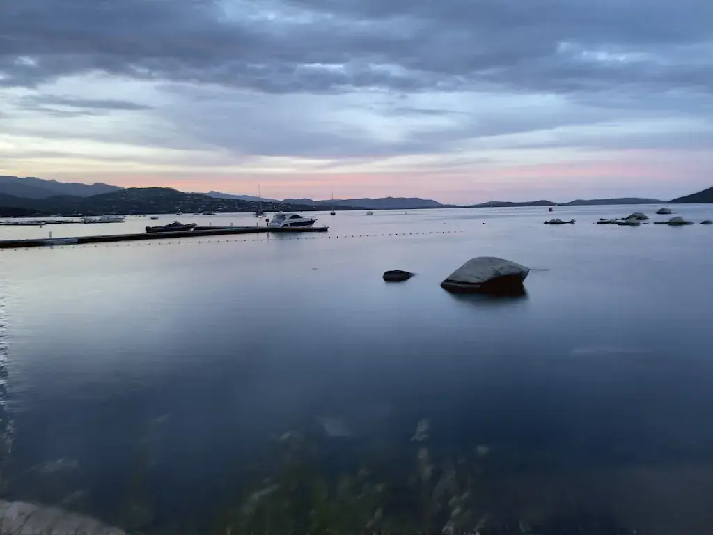 Hartmut “habu” Wöhlbier_LA MAISON BLANCHE_Porto-Vecchio_review