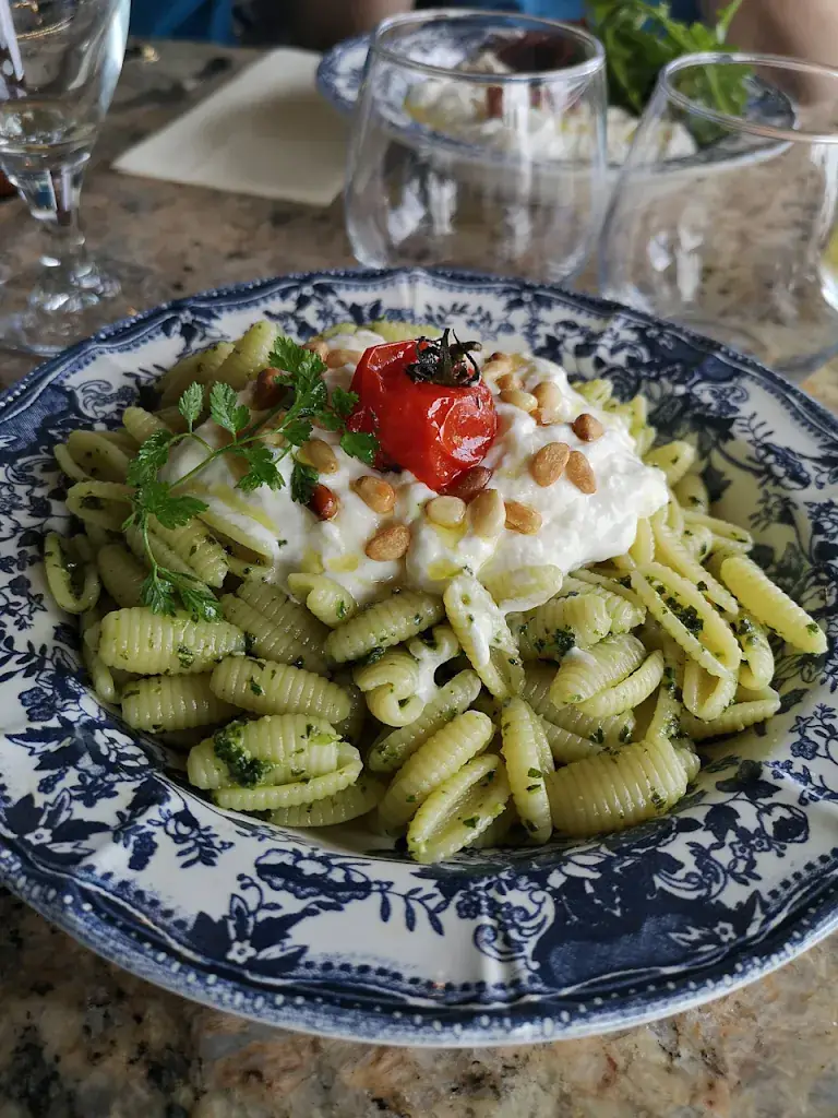 Elliot Spencer_U Funtanonu_Porto-Vecchio_review