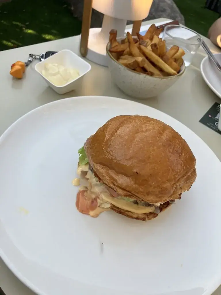 Kristof_Guest_Porto-Vecchio_review