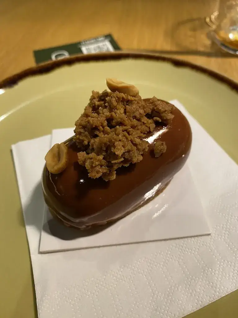 Jere Leppäluoto_Guest_Porto-Vecchio_review