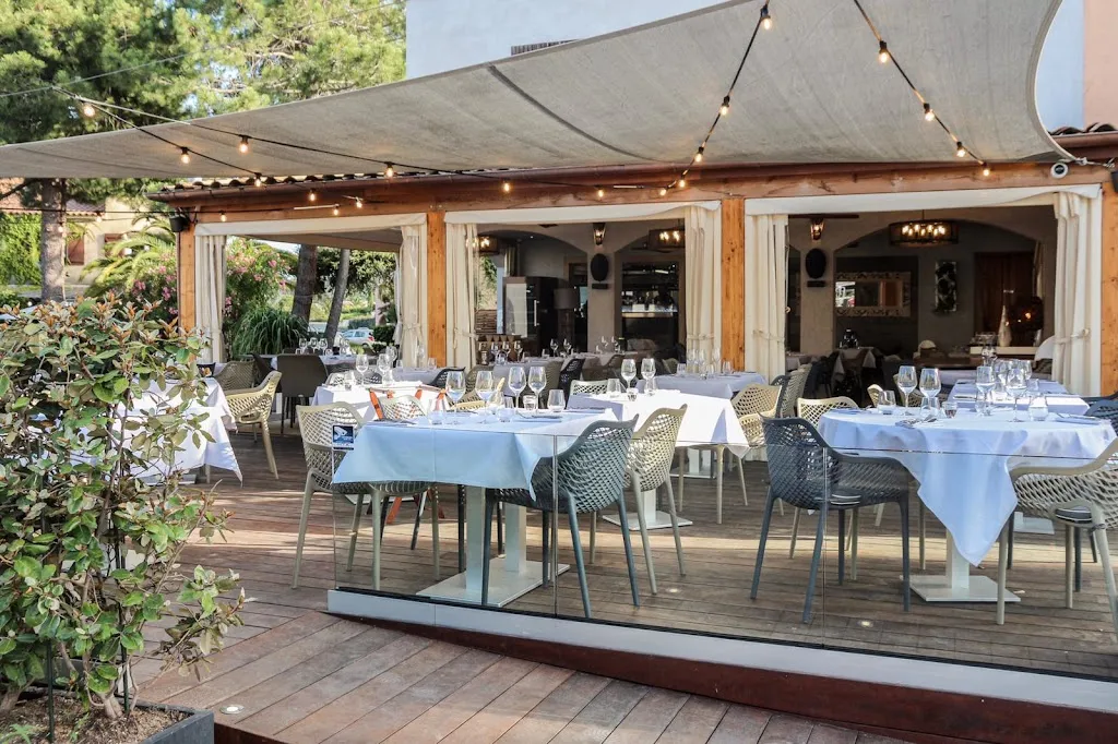 Restaurant Emporium_Lecci_slider_image_1