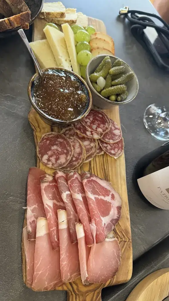 Ludivine Lou_A MUSCHERA_Porto-Vecchio_review