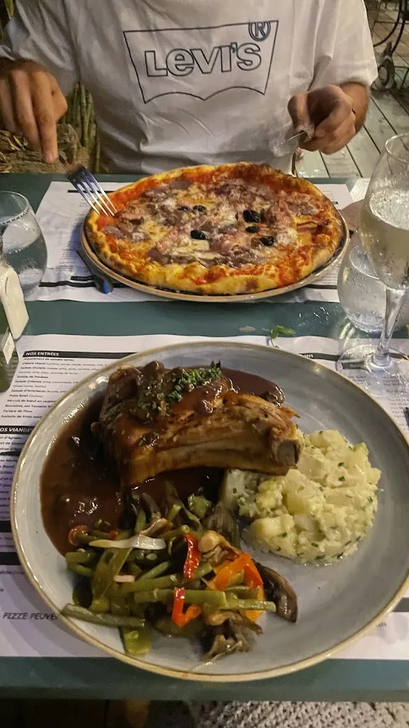 Ezgi Halatli_Ondella_Porto-Vecchio_review