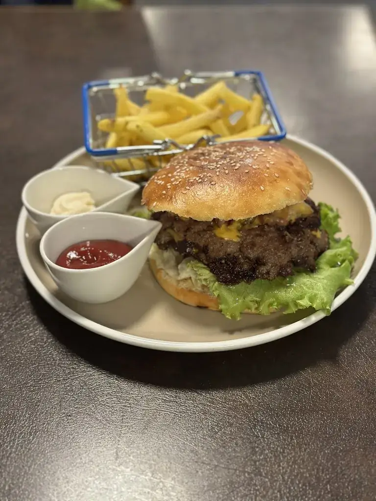 GOMAN Restaurant_Altdorf_slider_image_2