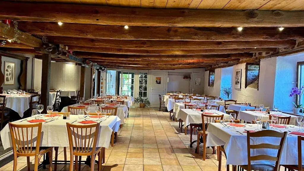 La Grange Aux Fleurs à Sarran, Champs-sur-Tarentaine restaurant in Champs-sur-Tarentaine-Marchal