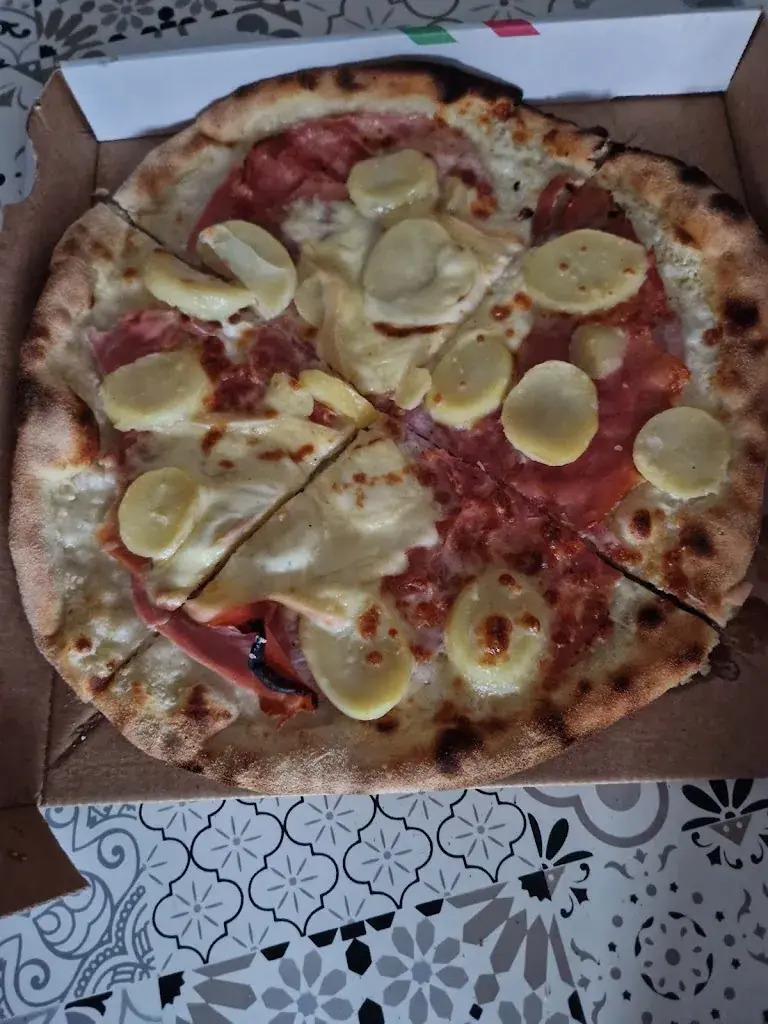 Menu_Pizzeria Napoli by Alice_Algrange_image_3