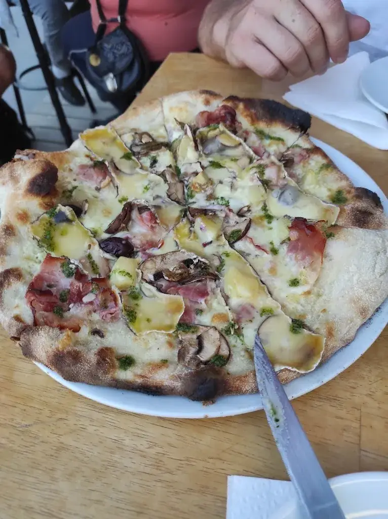 A Celfy_Pizzeria Dell'Acqua_Champs-sur-Tarentaine-Marchal_review