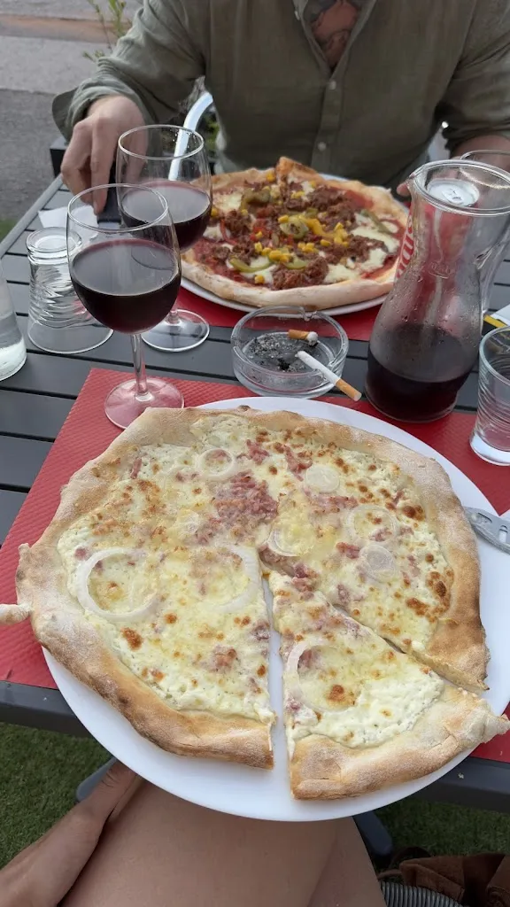 Laura Daems_Pizzeria Don Camillo Anould_Anould_review