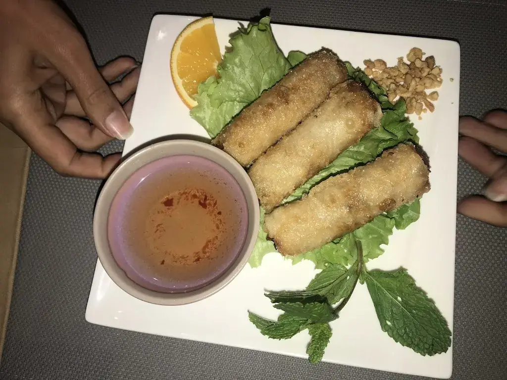 Amir Schulz_N'Autre MOnde Champagne au Mont d'Or_Champagne-au-Mont-d'Or_review