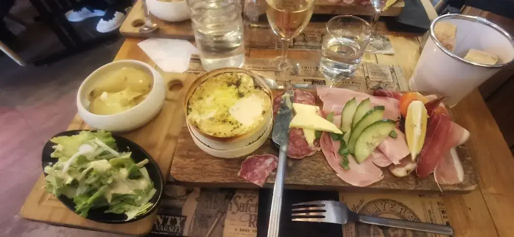 Floriane AVRIL_La ferme des monts d'or_Champagne-au-Mont-d'Or_review