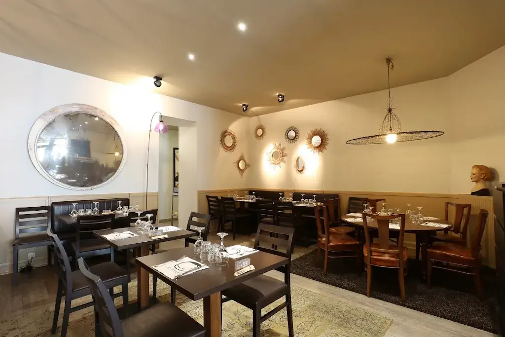 O Platanes Restaurant in Champagne-au-Mont-d'Or